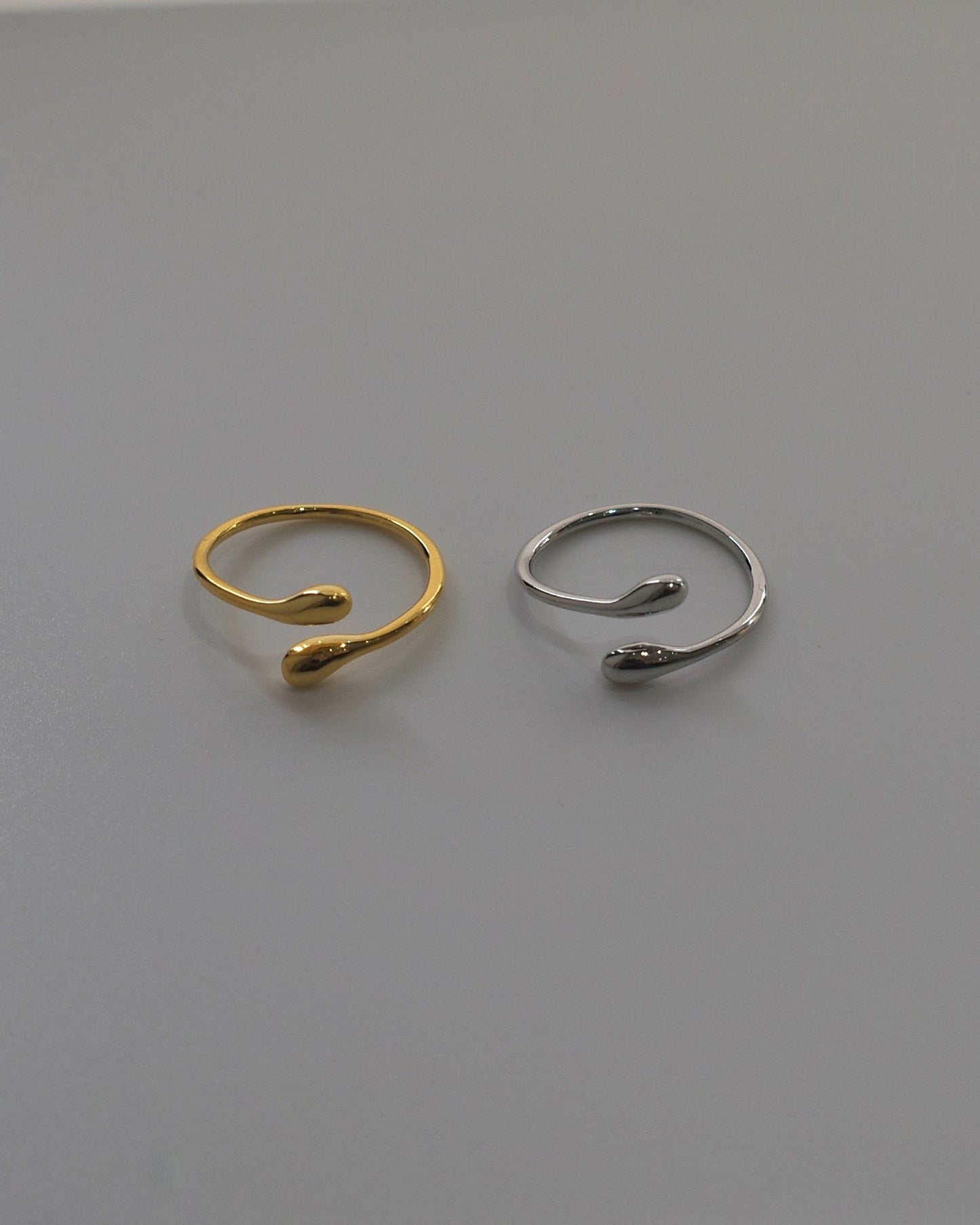 shiny hug ring