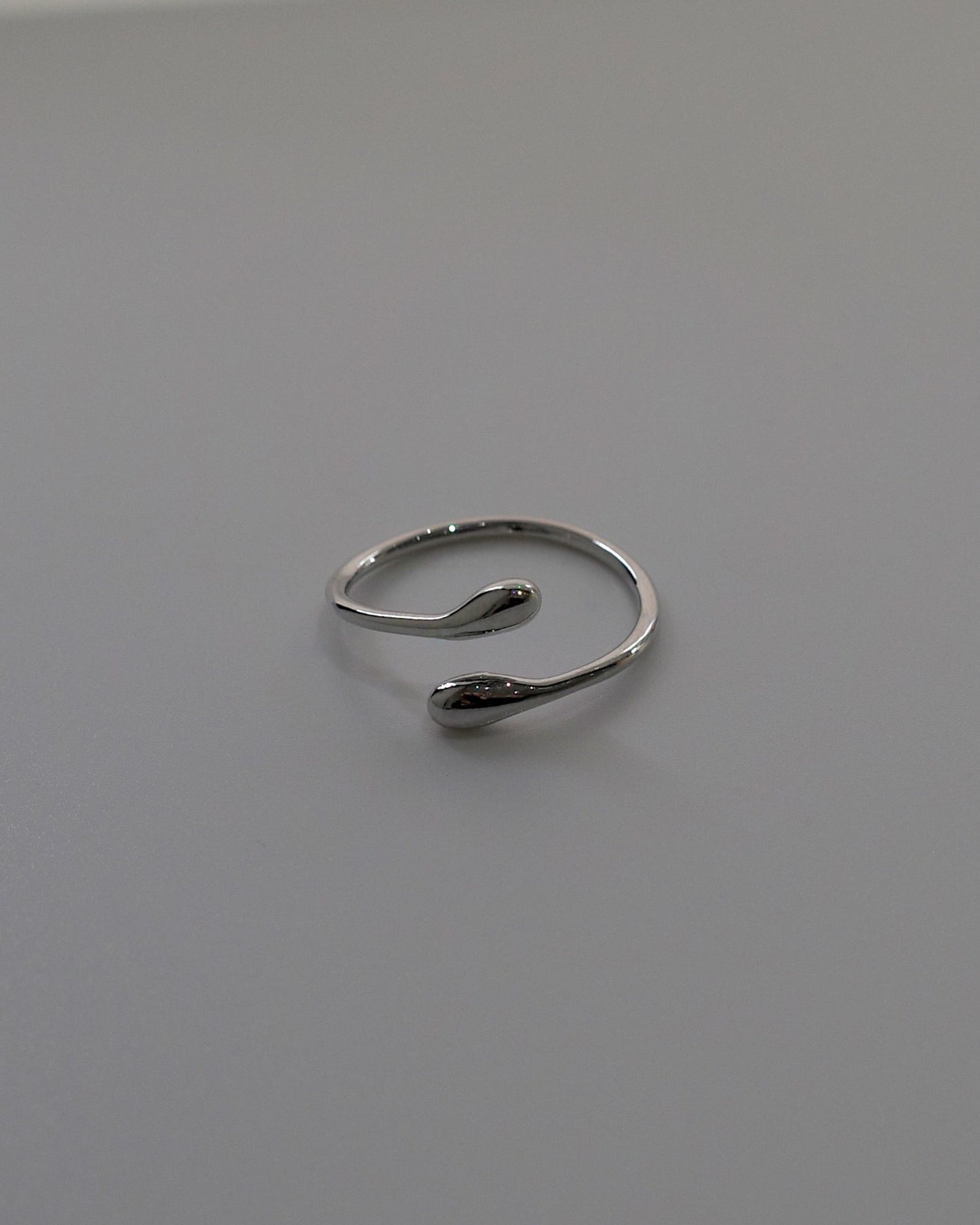 shiny hug ring