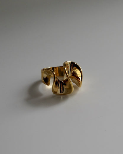 frills ring