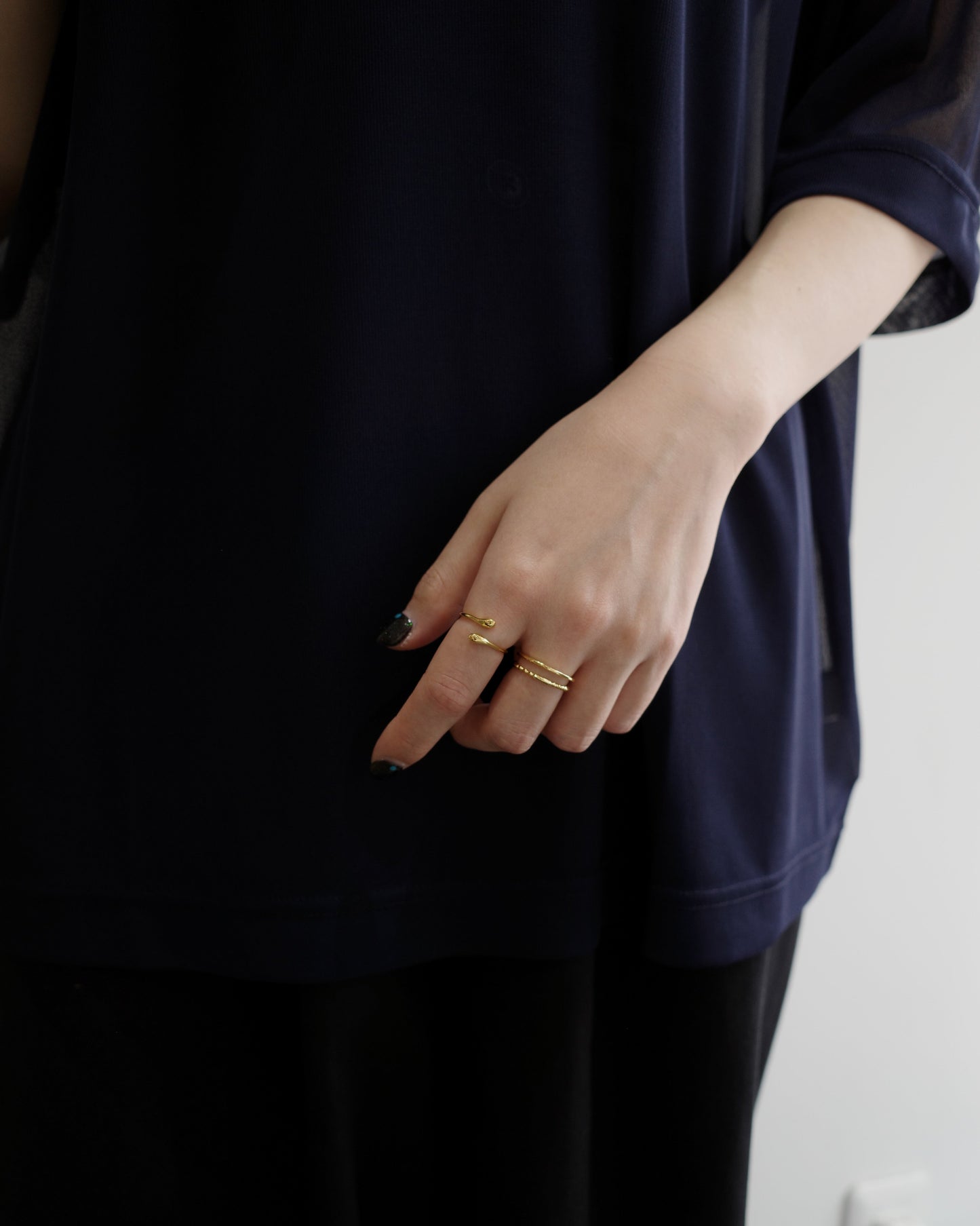 shiny hug ring