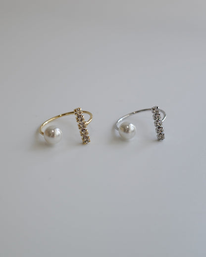 zir & pearl ring