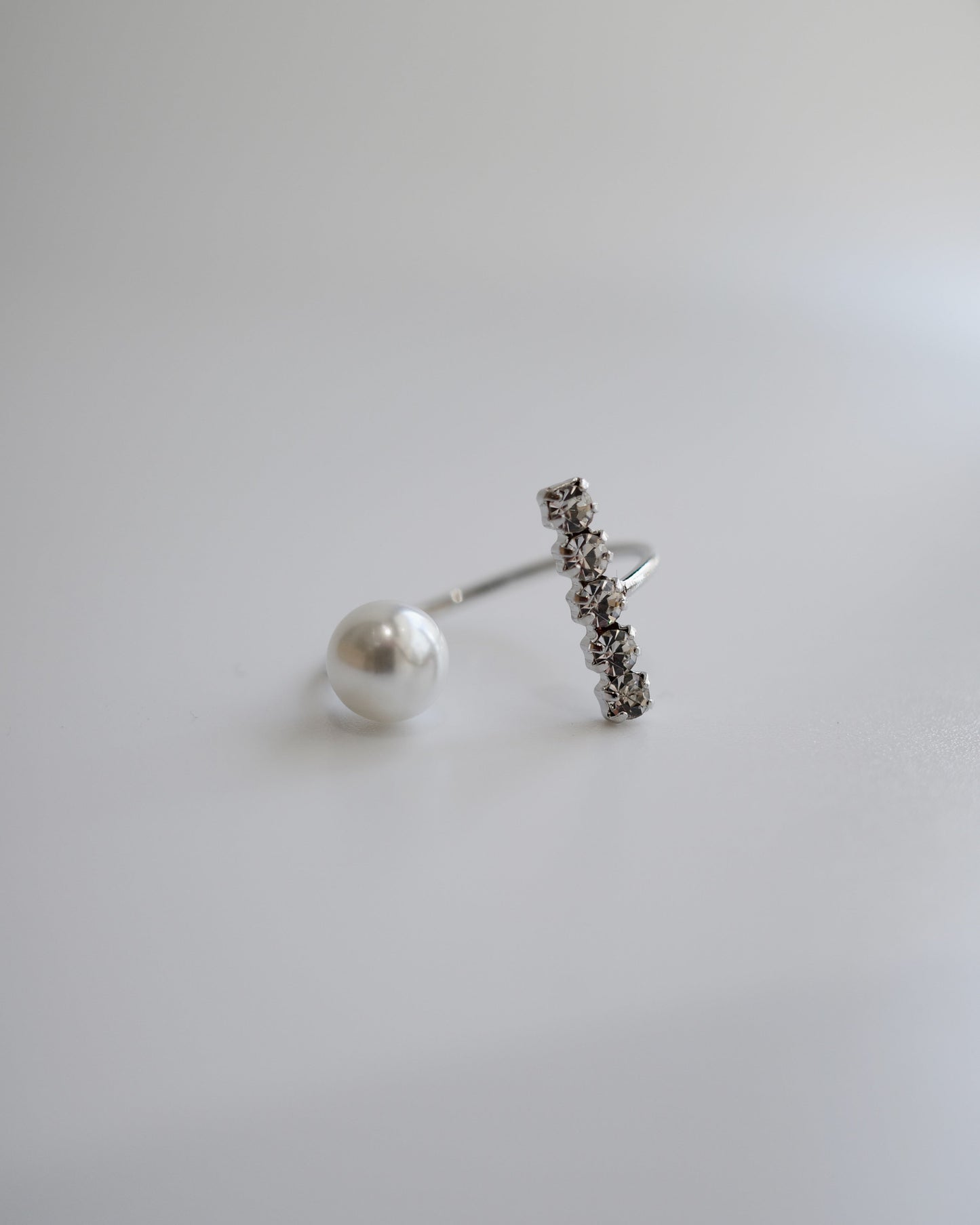 zir & pearl ring