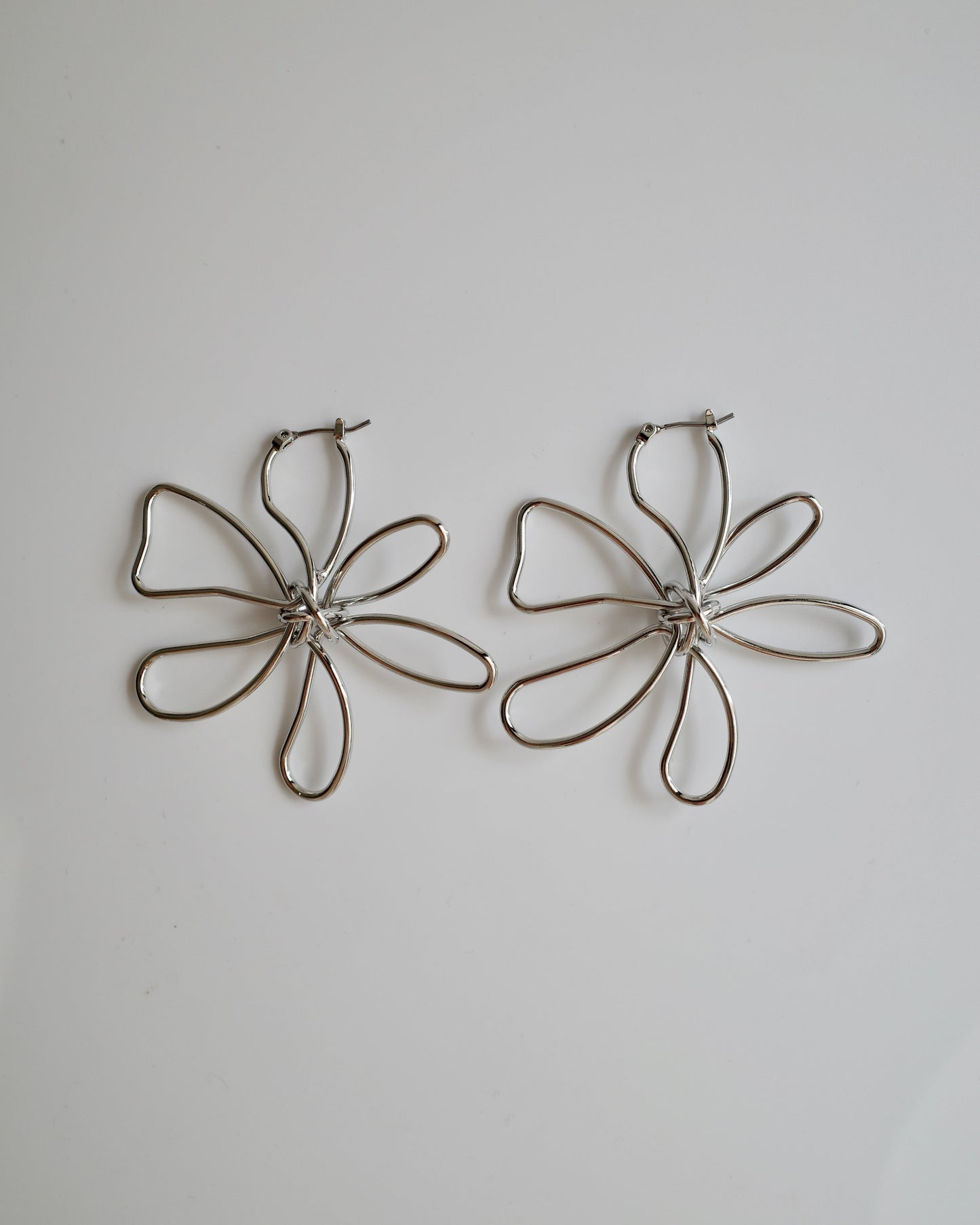 line flower piercce
