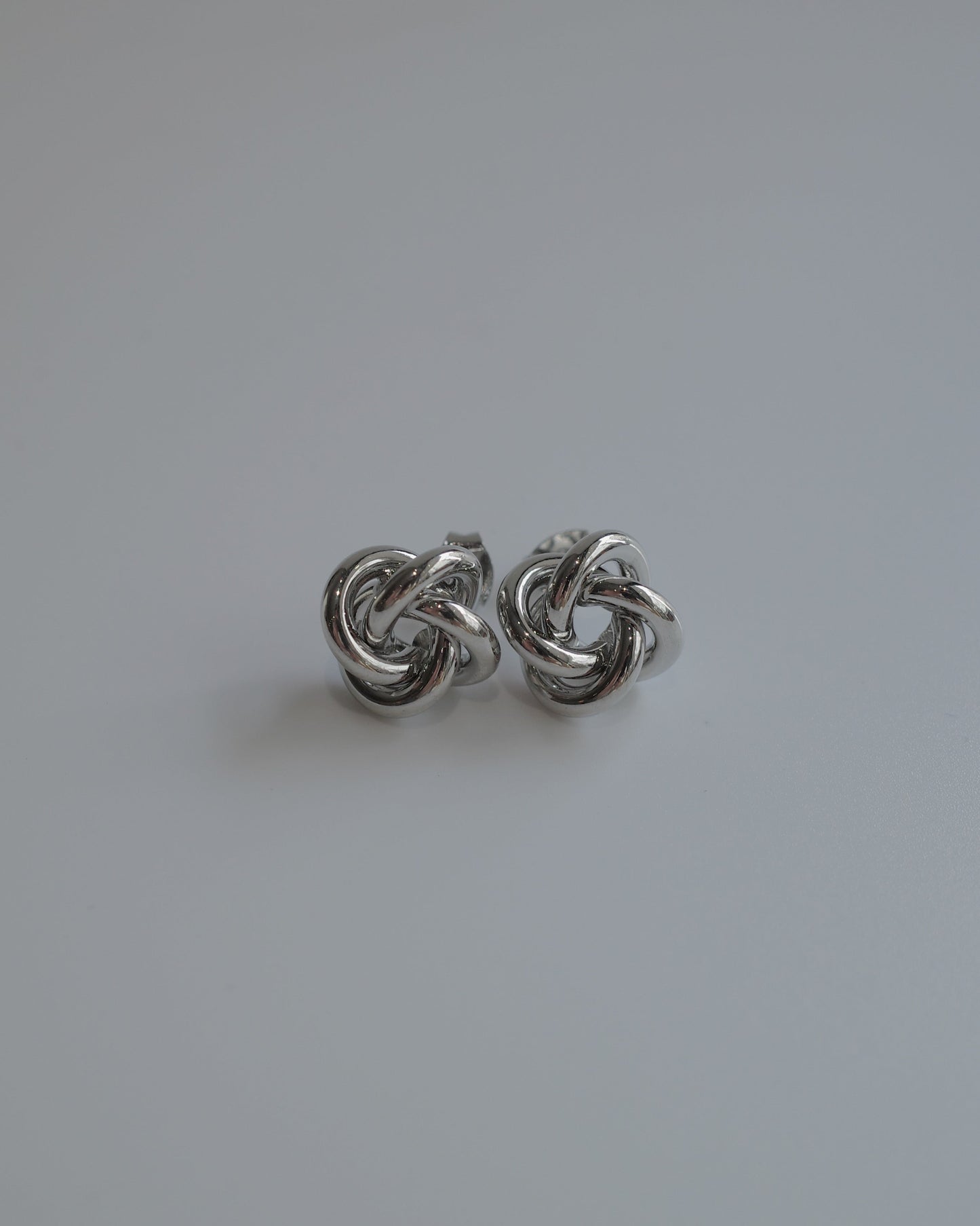 knot pierce