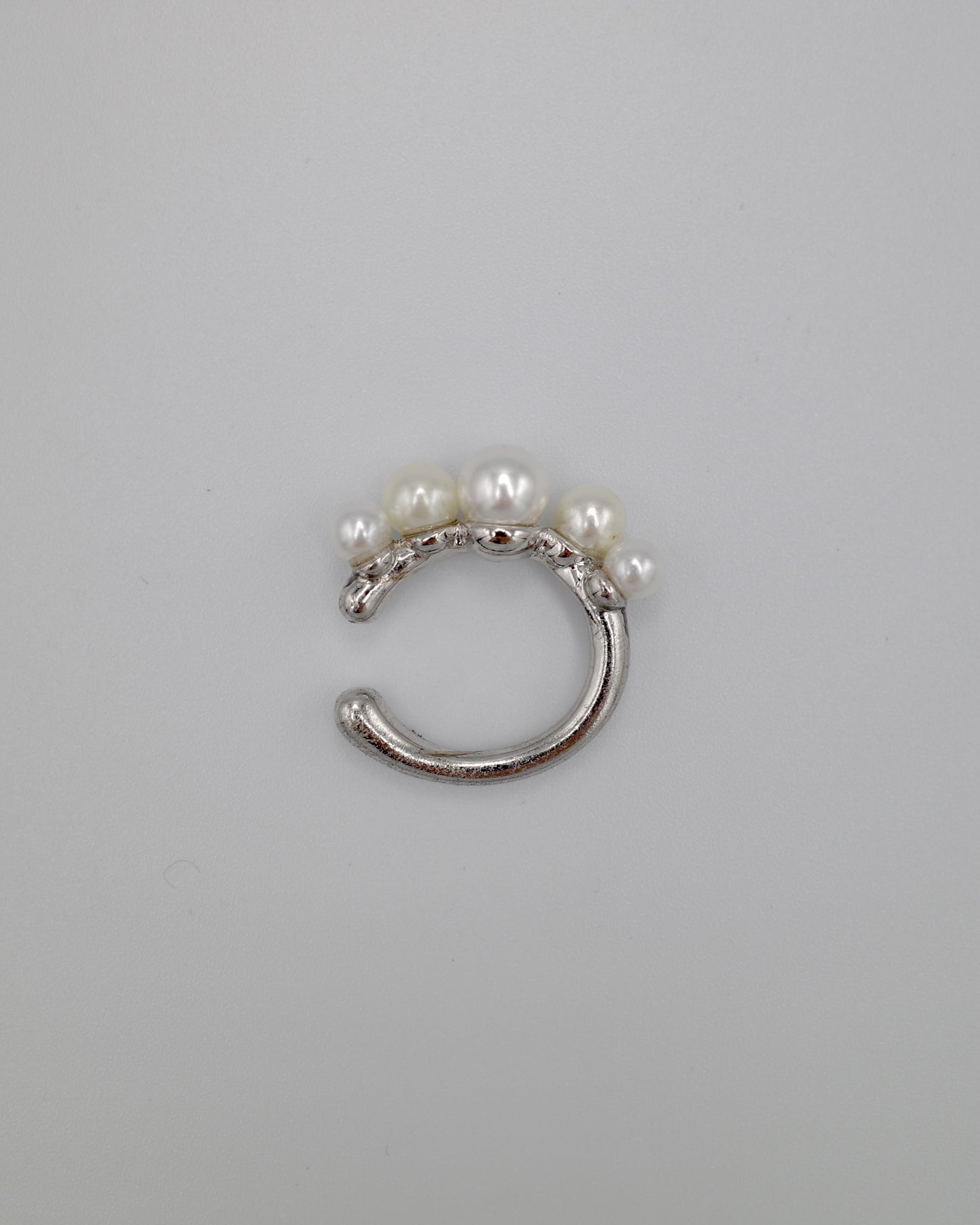 portion pearl ear cuff