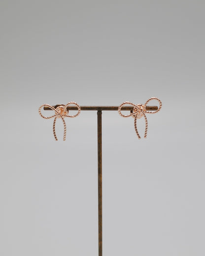 magnet ribbon earring
