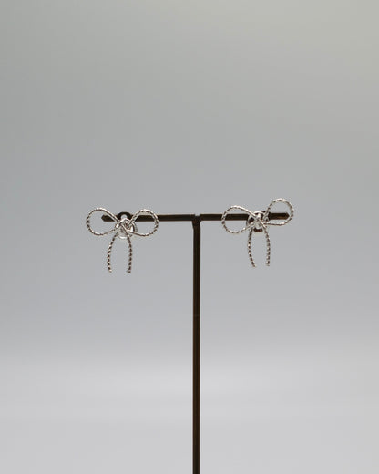 magnet ribbon earring