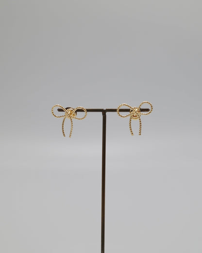 magnet ribbon earring
