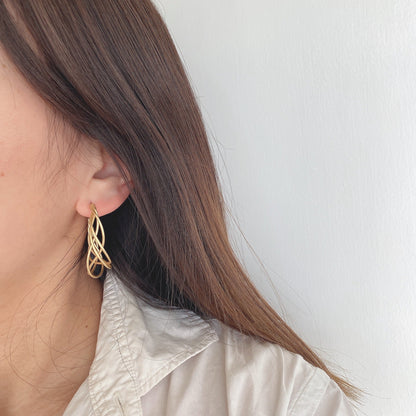 knit hoop pierce