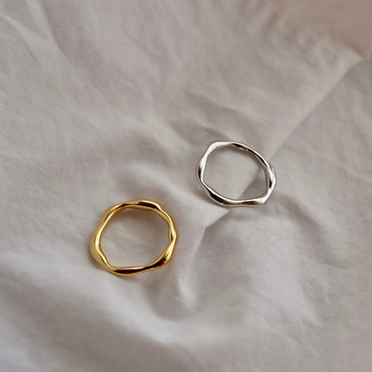 shiny thin wave ring