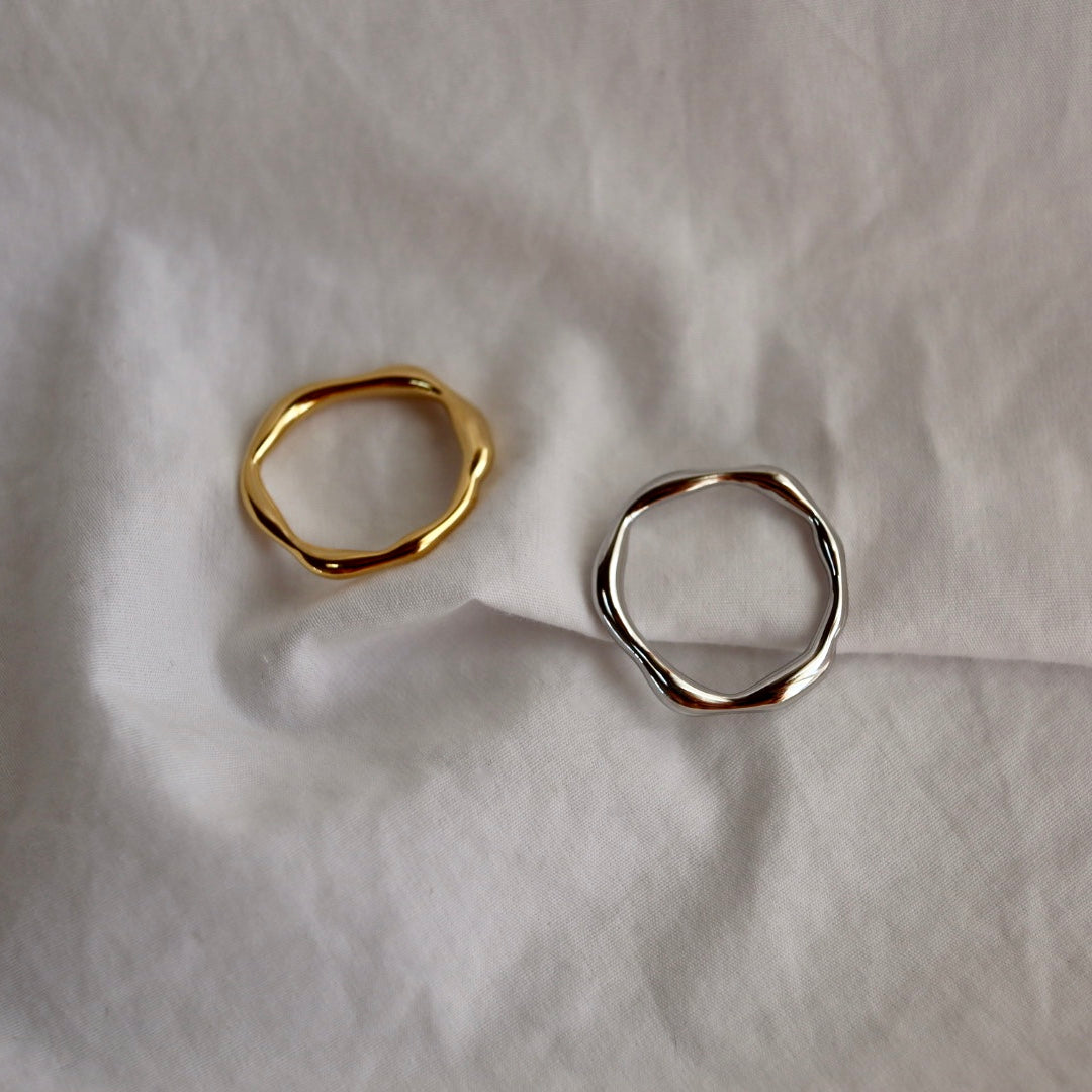 shiny thin wave ring