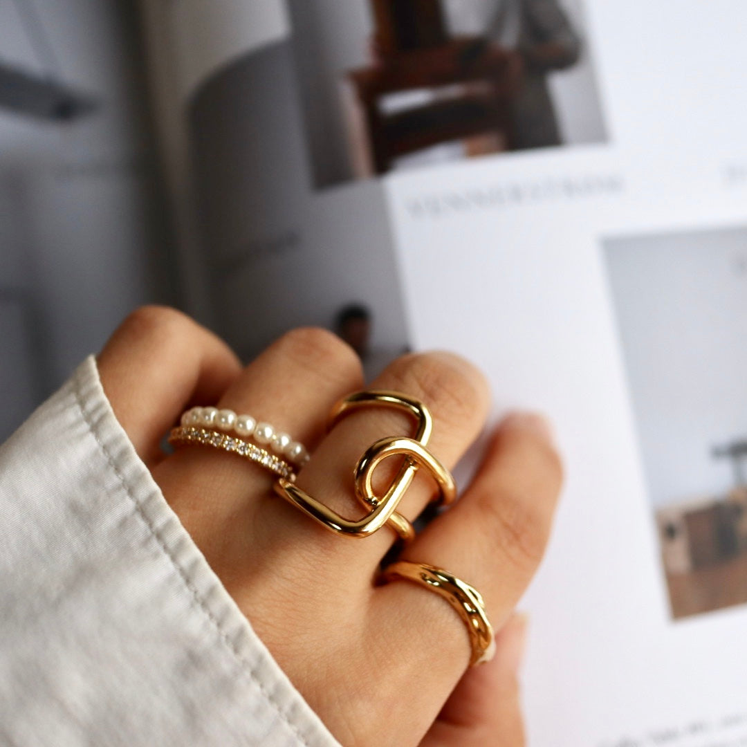 shiny entangle ring