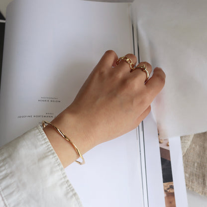 gaudy chain ring
