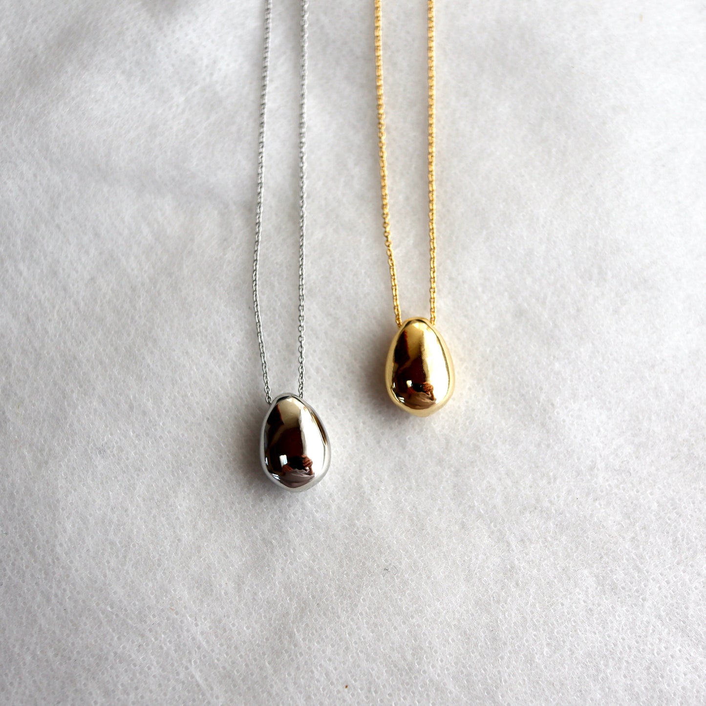shiny beans necklace