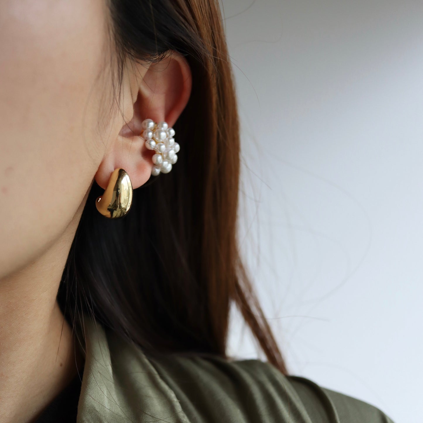 volumey pearl ear cuff
