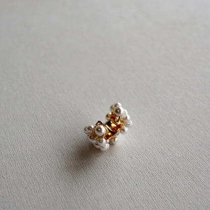 volumey pearl ear cuff