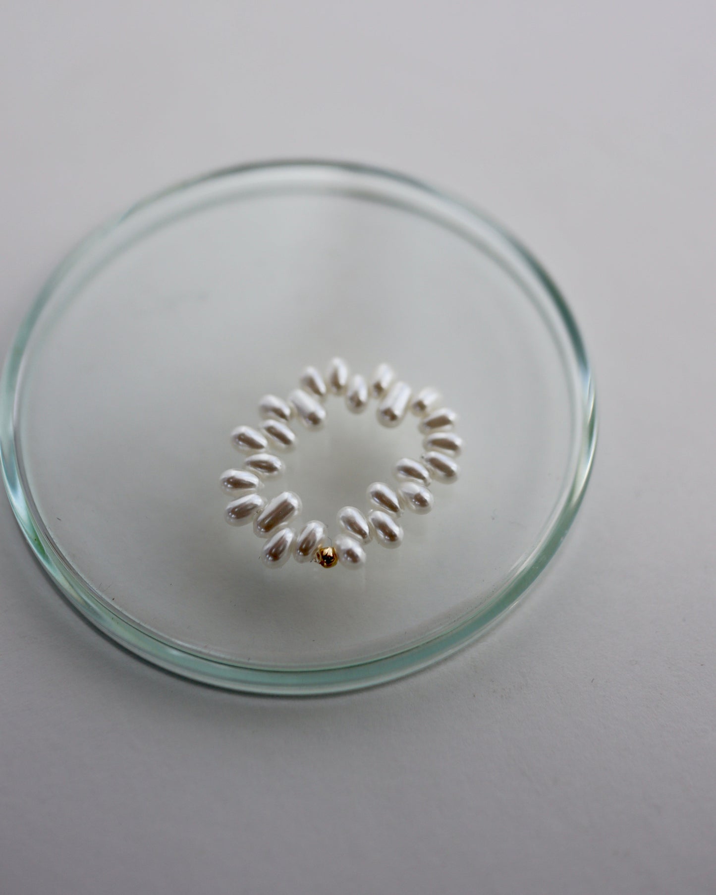 shake pearl ring