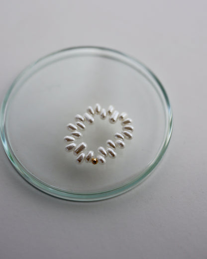 shake pearl ring