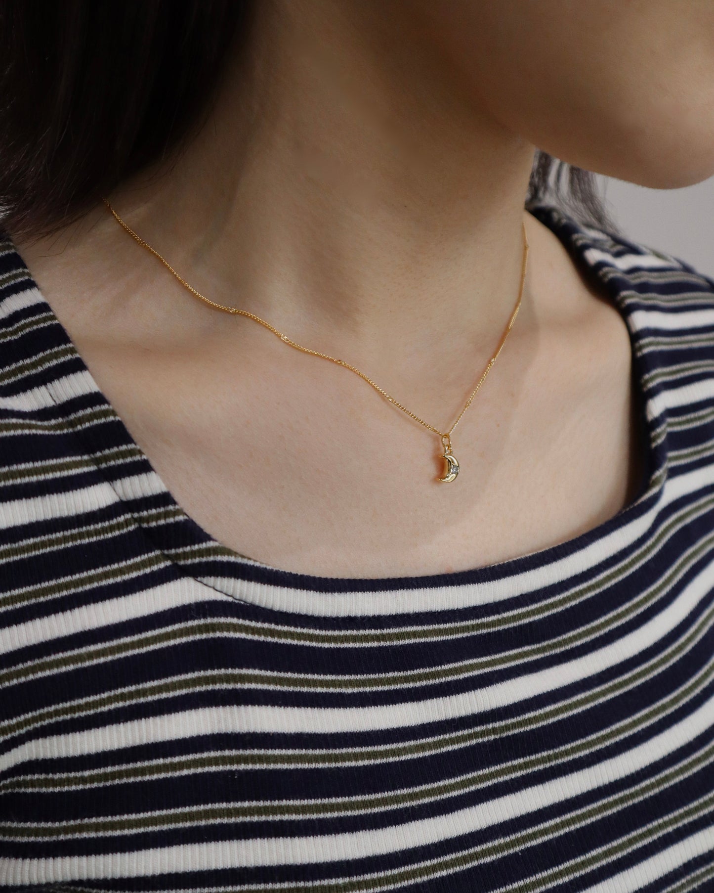 solid moon necklace
