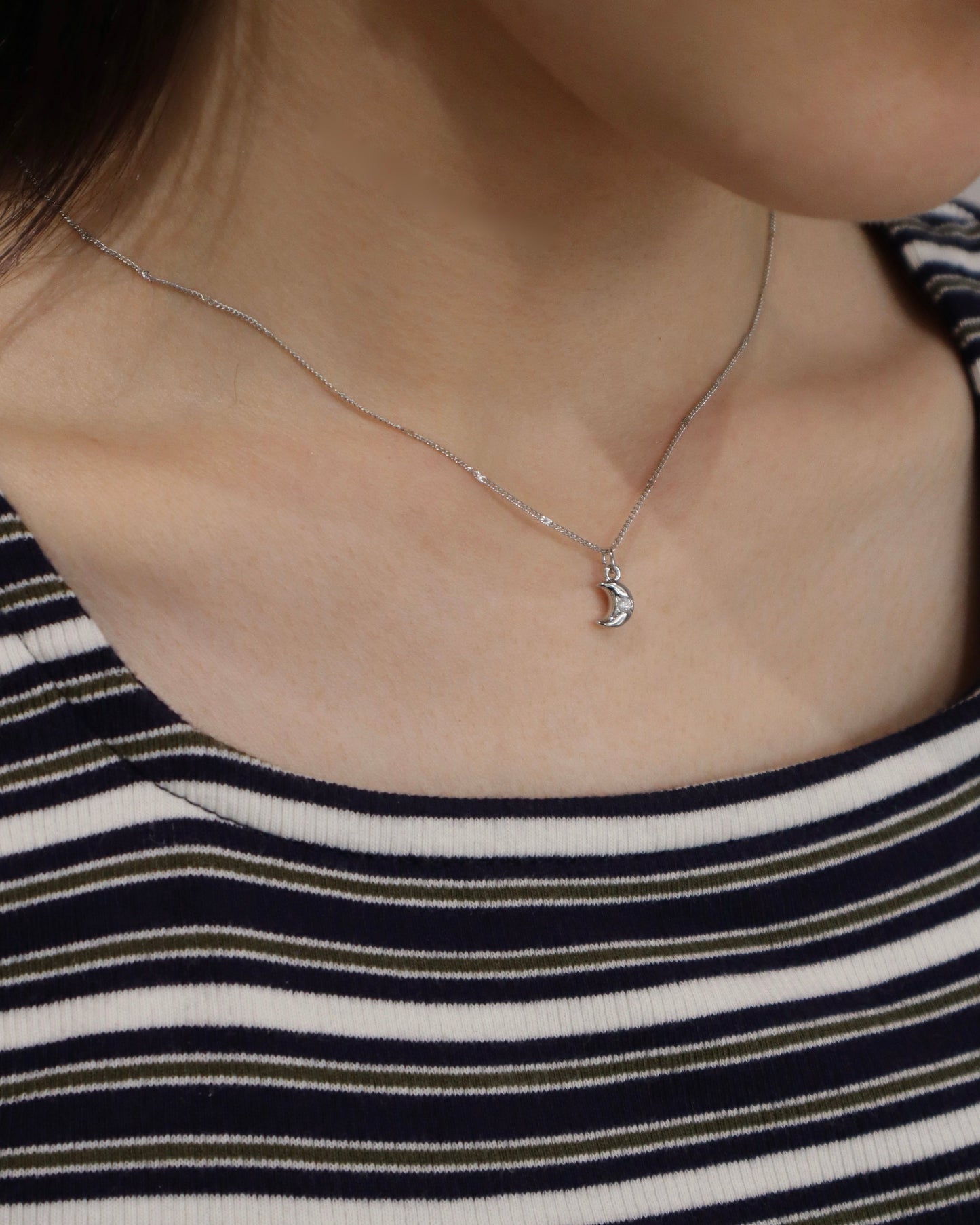 solid moon necklace