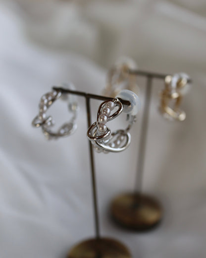 pearl spiral earring