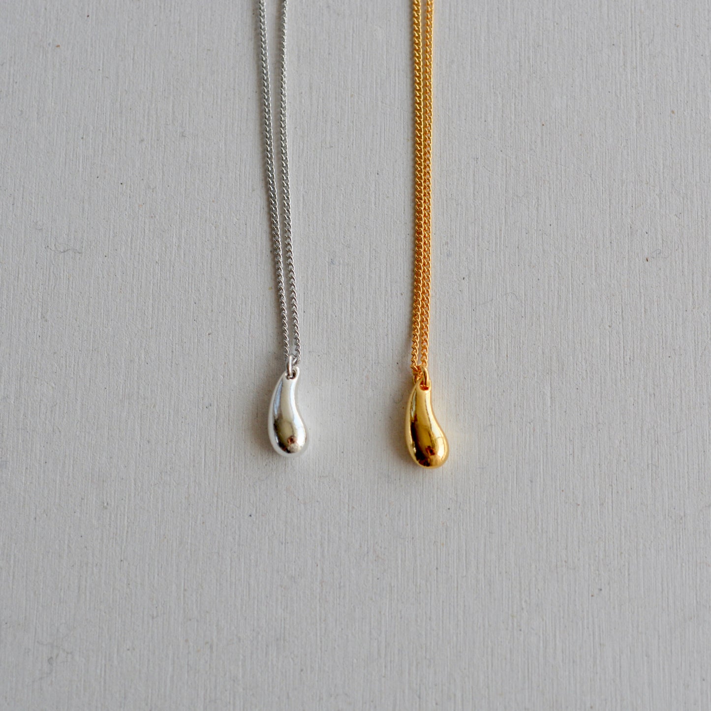sleek drop necklace