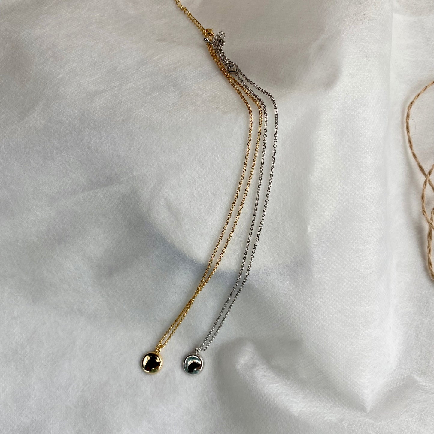 shiny swelling necklace