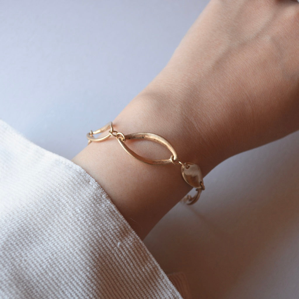 twist ellipse bracelet
